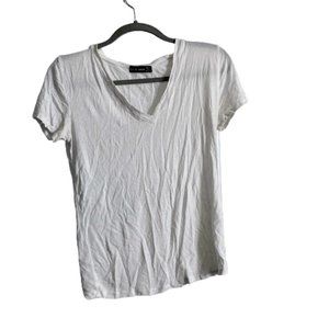 Liz & Sara White Fitted T